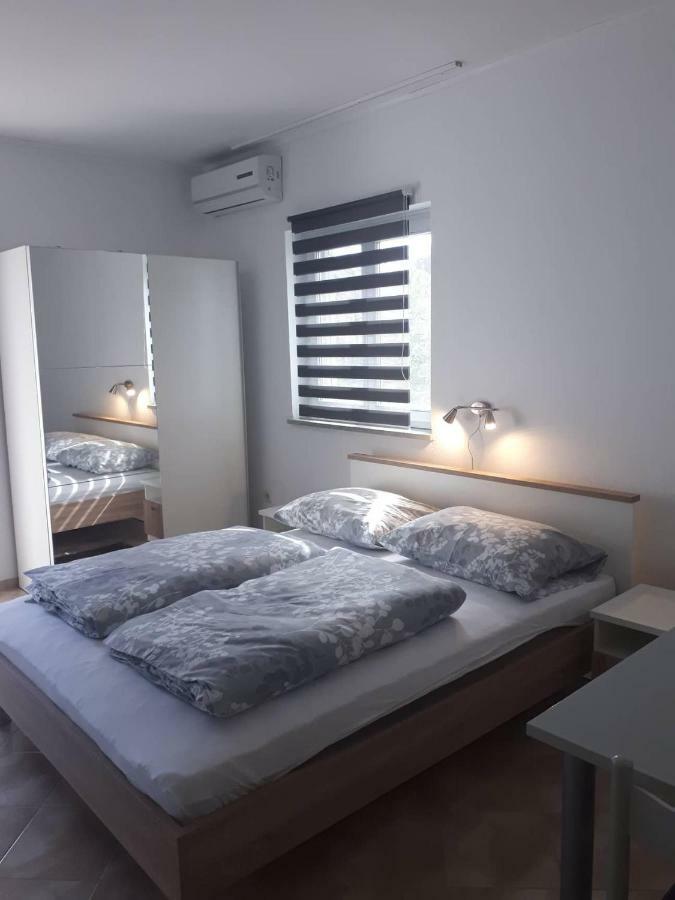 Apartments Irina روفانجسكا المظهر الخارجي الصورة